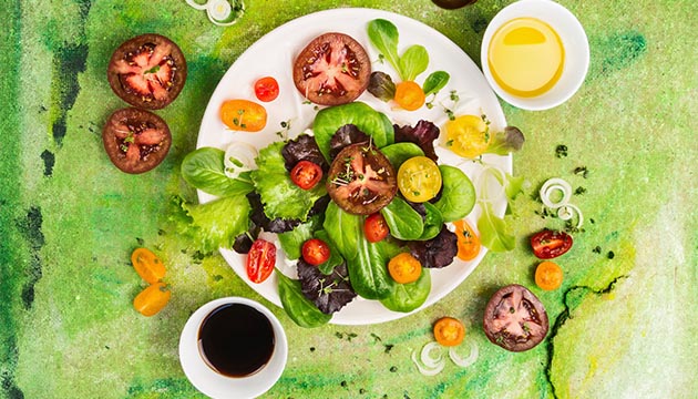 Come condire l'insalata in modo light e sano