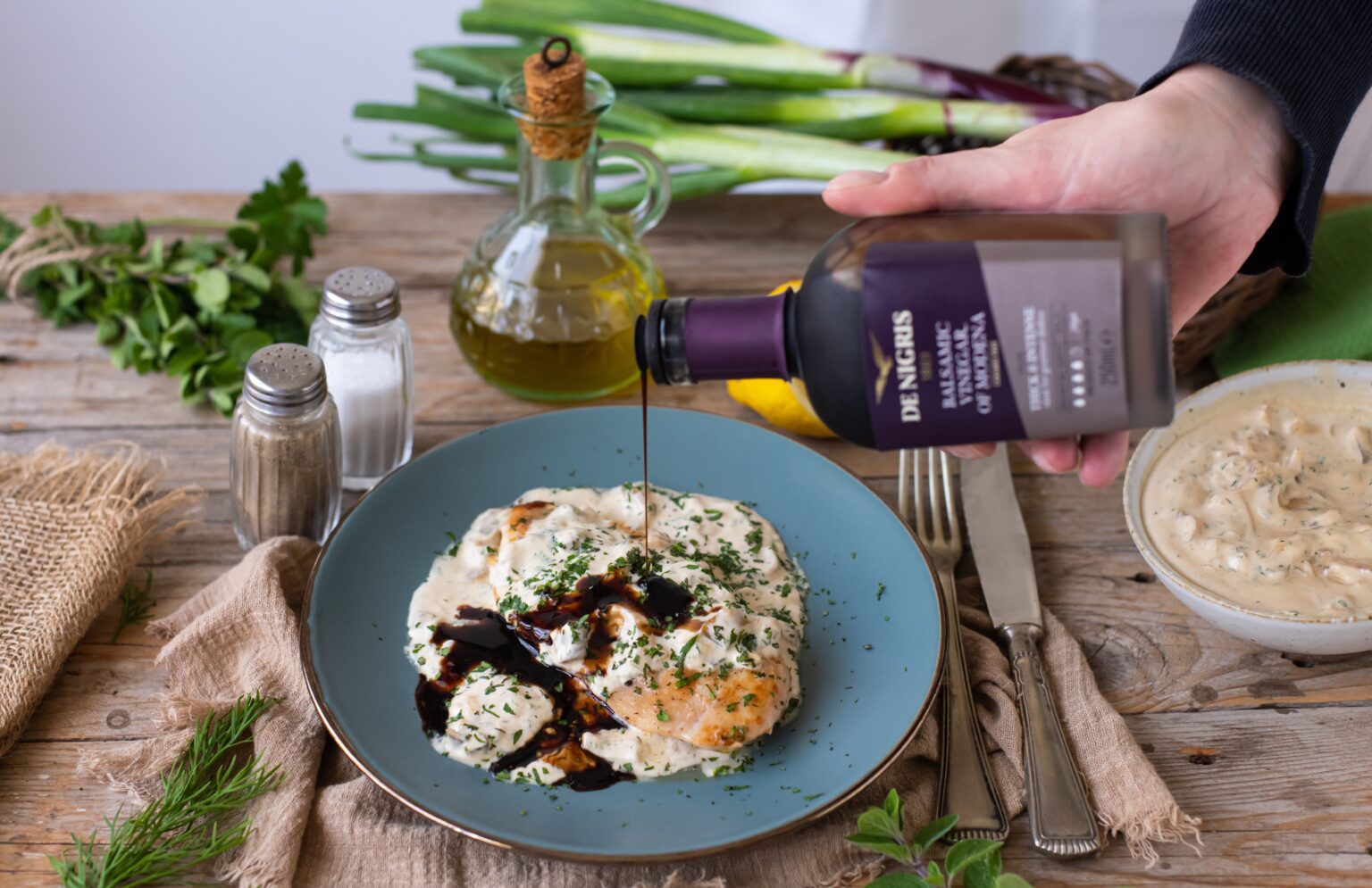Chicken (or Quorn) in Crème Fraîche and Aromatic Herb Sauce - De Nigris ...