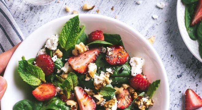 Strawberry and Walnut Salad with Balsamic