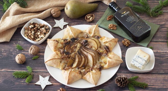 Pizza Stella con Pere, Gorgonzola, Noci e Aceto Balsamico