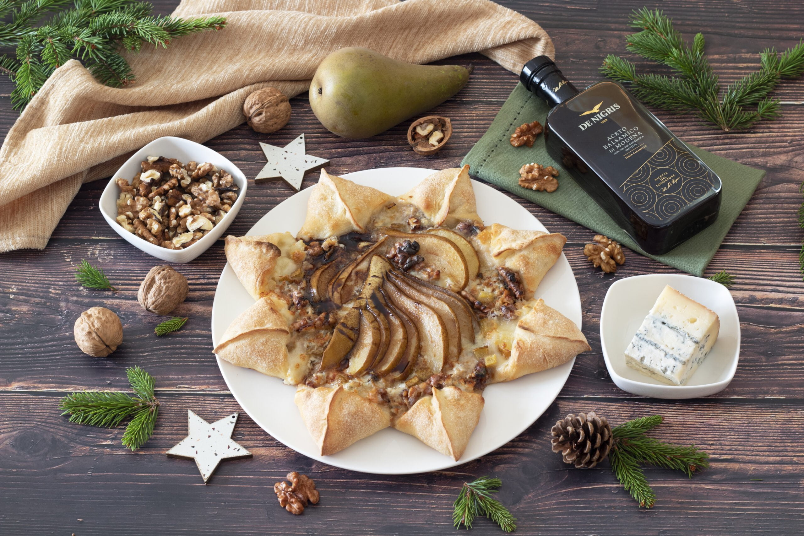 Pizza Stella con Pere, Gorgonzola, Noci e Aceto Balsamico
