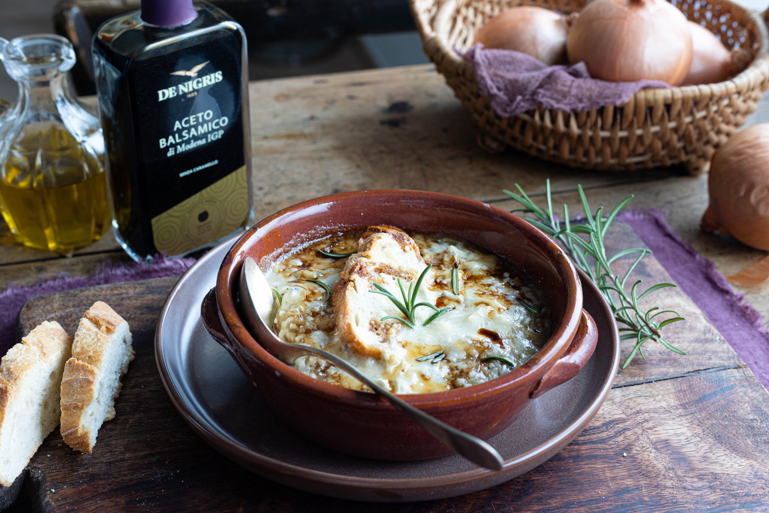 Zuppa di Cipolle con Zola e Aceto Balsamico