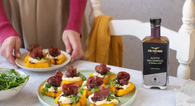 Polentine Fritte con Crema di Parmigiano, Bresaola, Rucola e Aceto Balsamico_denigris_ricette