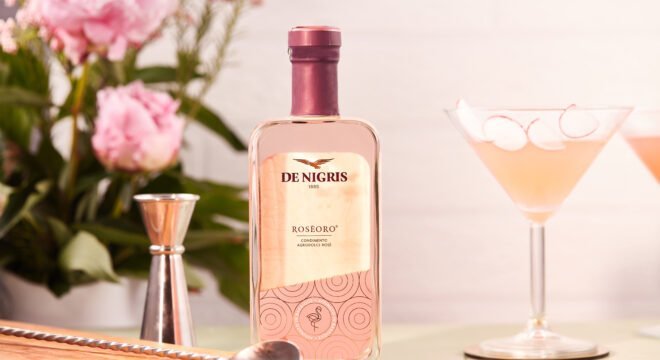 Cocktail alla Fragola e Rabarbaro Rosa