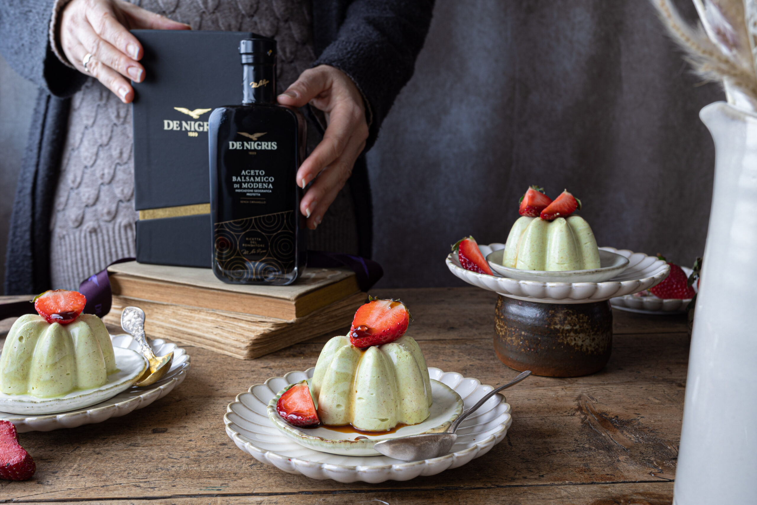 Bavarese al Pistacchio con Fragole e Aceto Balsamico