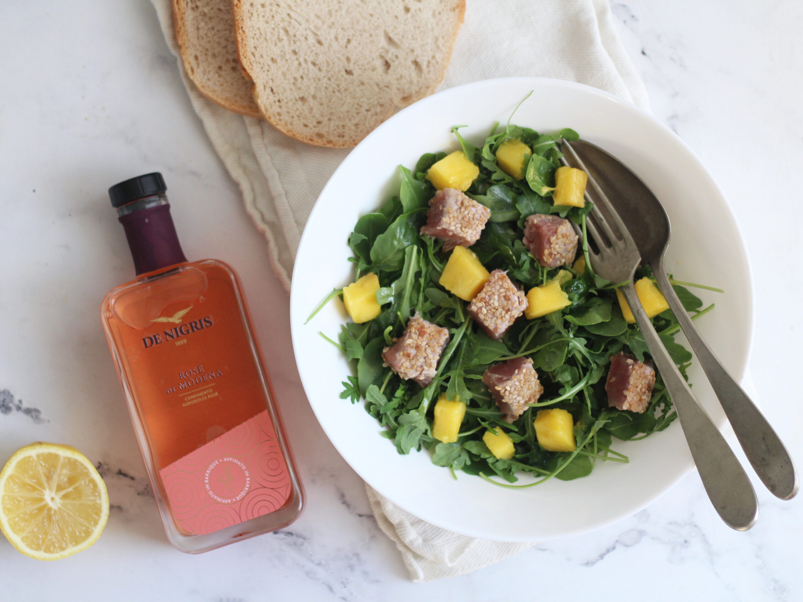 Insalata Rucola, Mango e Tartare di Tonno
