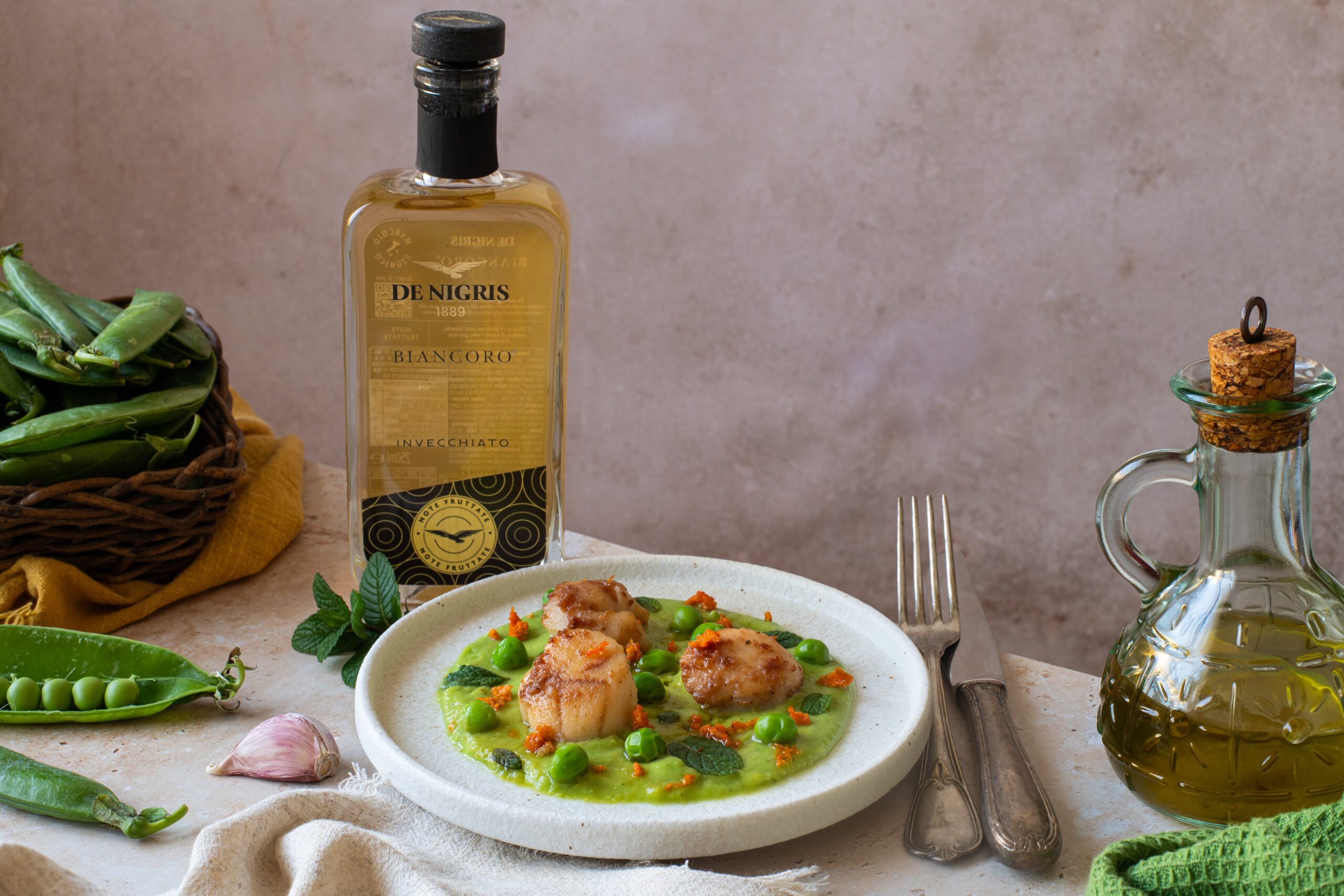Capesante Scottate con Crema di Piselli Menta e Biancoro